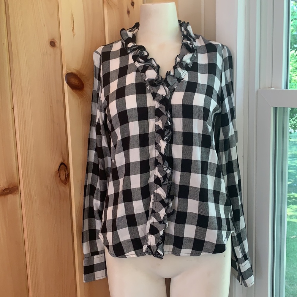 GAP Ruffled button down